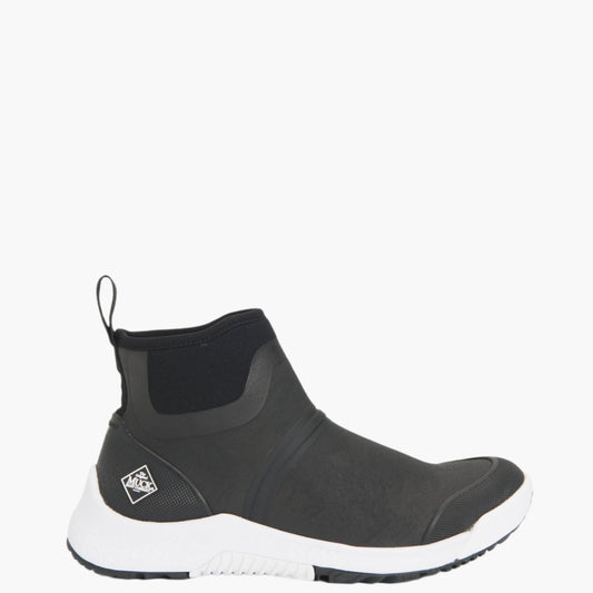 Women's Outscape Chelsea Slip On - Black | Muck Boot Company